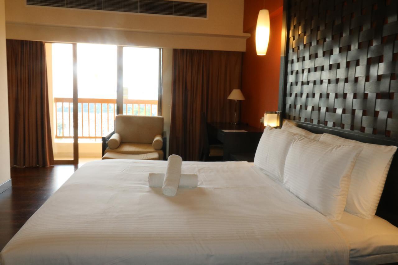 Millennium Suite At Pyramid Tower Petaling Jaya Exteriér fotografie