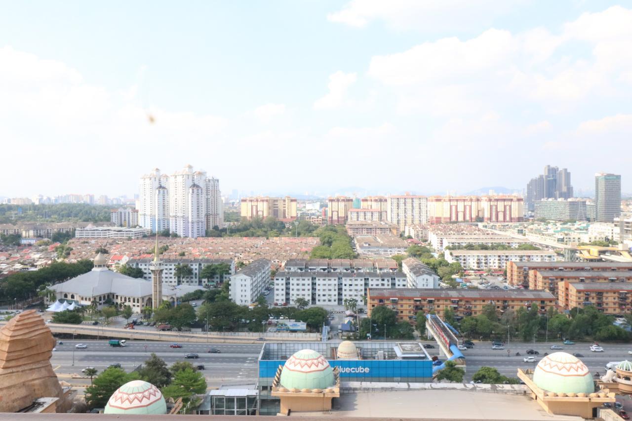 Millennium Suite At Pyramid Tower Petaling Jaya Exteriér fotografie